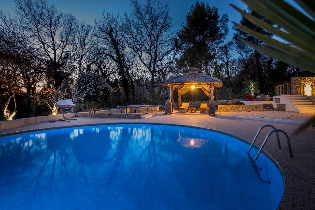 El Sama-In , Piscine Chauffee Villa LʼIsle-sur-la-Sorgue Eksteriør bilde